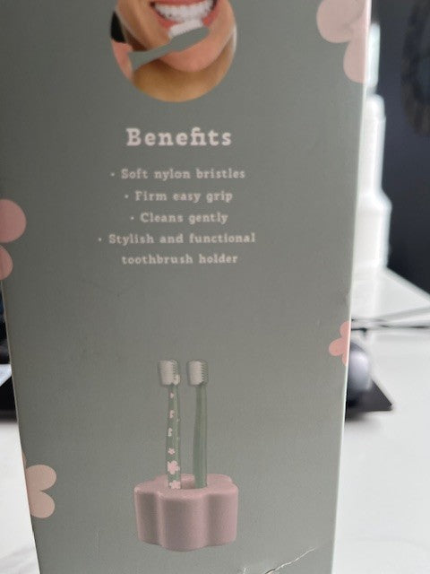 KENSIE 3 Piece Toothbrushes & Daisy Holder Set-Ultra Soft, Pink/Green SEALED NIB