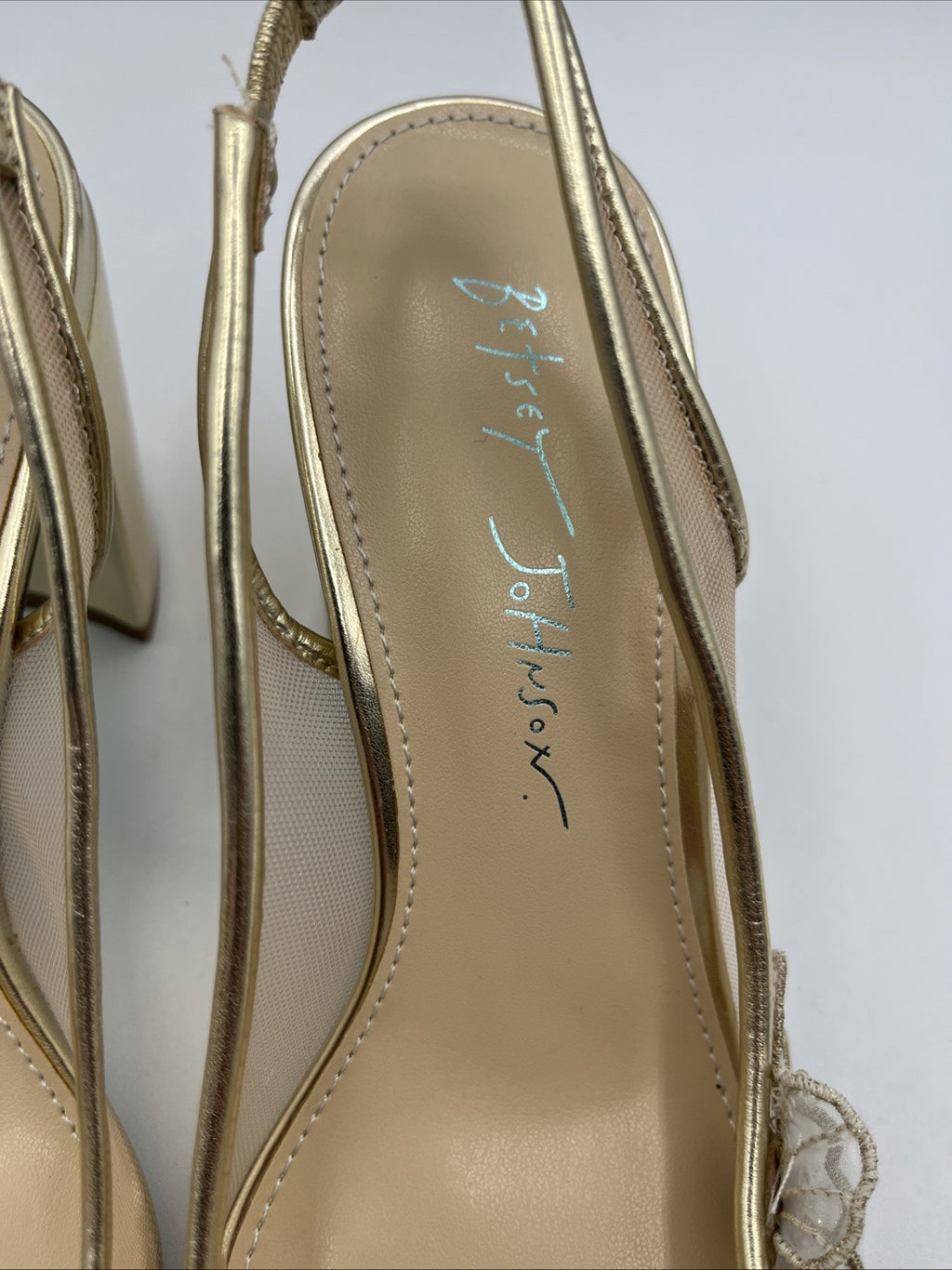Betsey Johnson Women's Petra Flower Pump Sz 5 Slingback Pointed Toe Gold Sandal