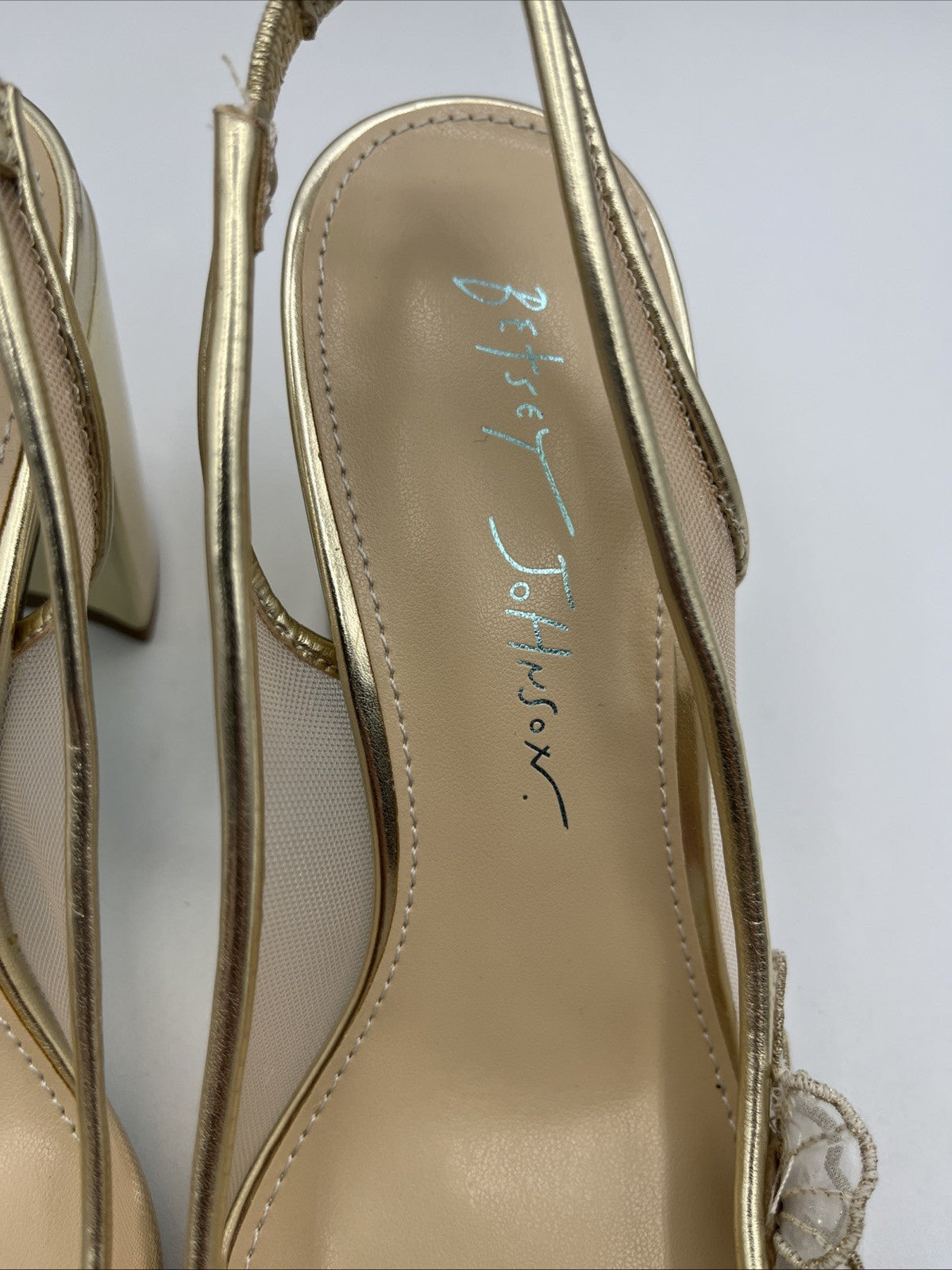 Betsey Johnson Women's Petra Flower Pump Sz 5 Slingback Pointed Toe Gold Sandal