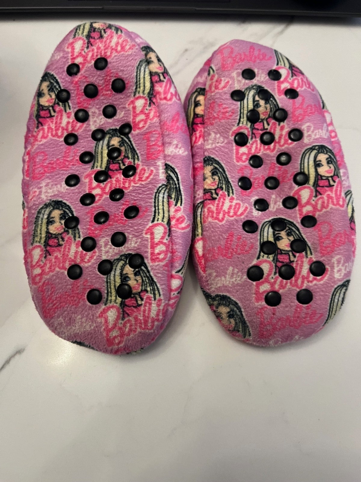 BARBIE MATTEL Fuzzy Babba Slippers Shoe Sz. 5-7, stretchable w/gripps-Pre-owned