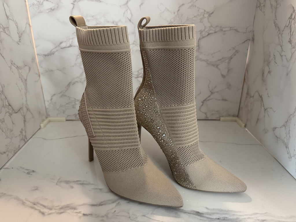 Steve Madden Maxwelle Beige Knit Sock Boot Heels Size 9M Rhinestone Heel New