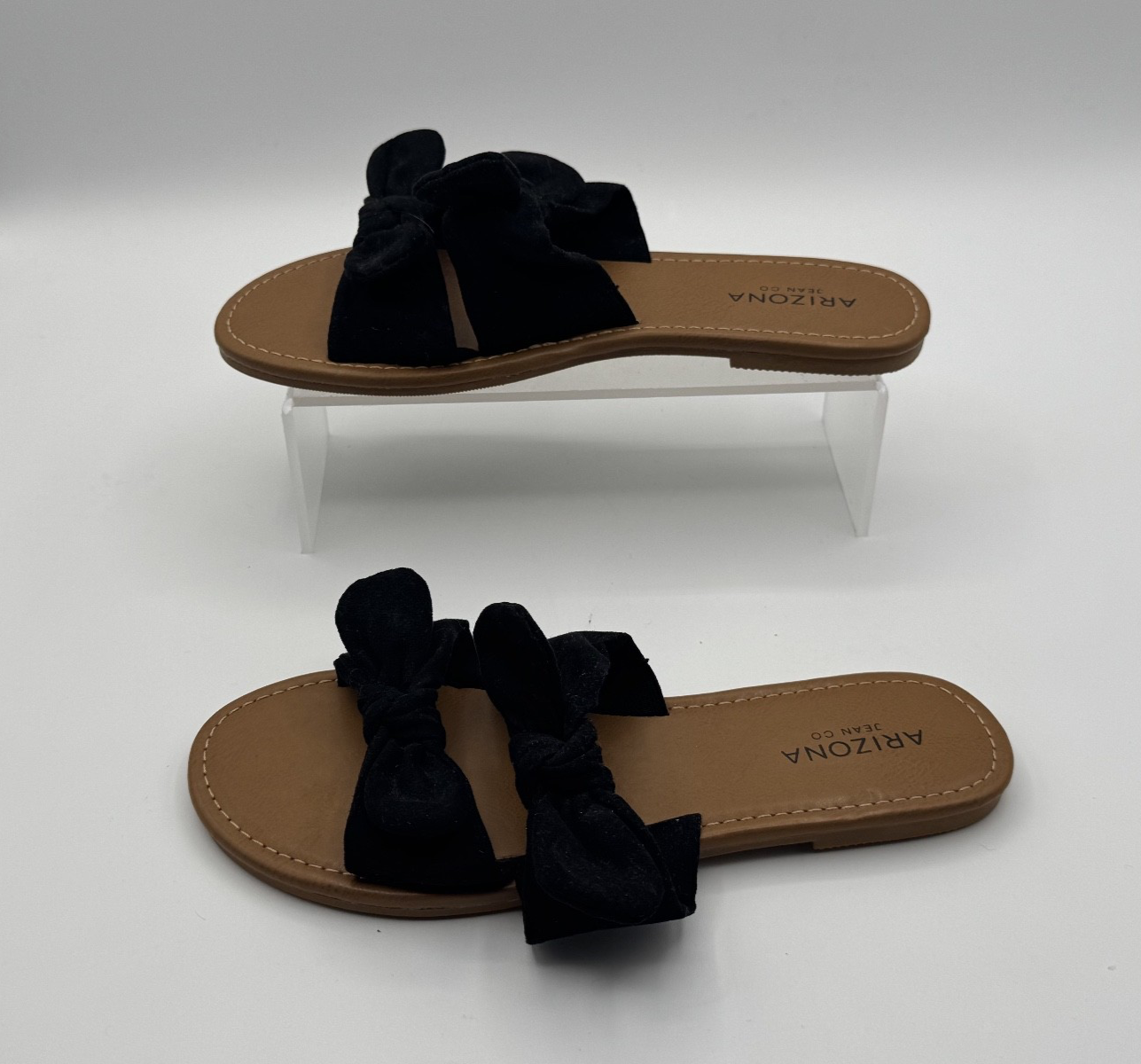 Arizona Jean Co.  Flat Sandal. Black Bow Sandals Women's 7.5, Bow Design