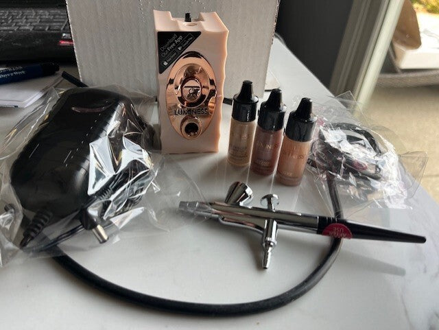 Luminess Air Icon Pro Multi-Speed Airbrush System Kit (LI-100RWTC) with makeup