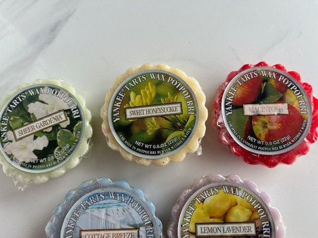 Yankee Candle Lot of 8 Assorted Wax Melt Potpourri Tarts 0.8 oz ea, RETIRED