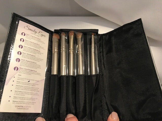 Coastal Scents Smoky Eyes Brush Set, 5 pc. w/ Travel Case + Smoky Eye Guide NIB