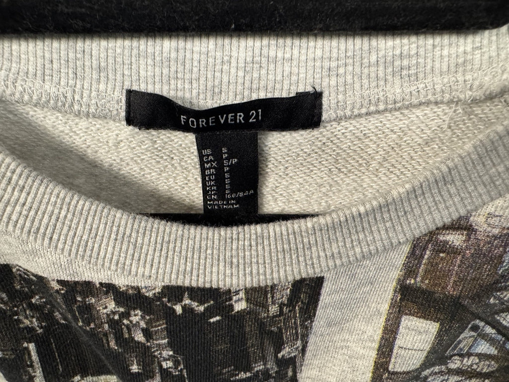 Women’s Forever 21 Pullover Sweatshirt Size S, Gray/Black, Pre-owned, Excellent