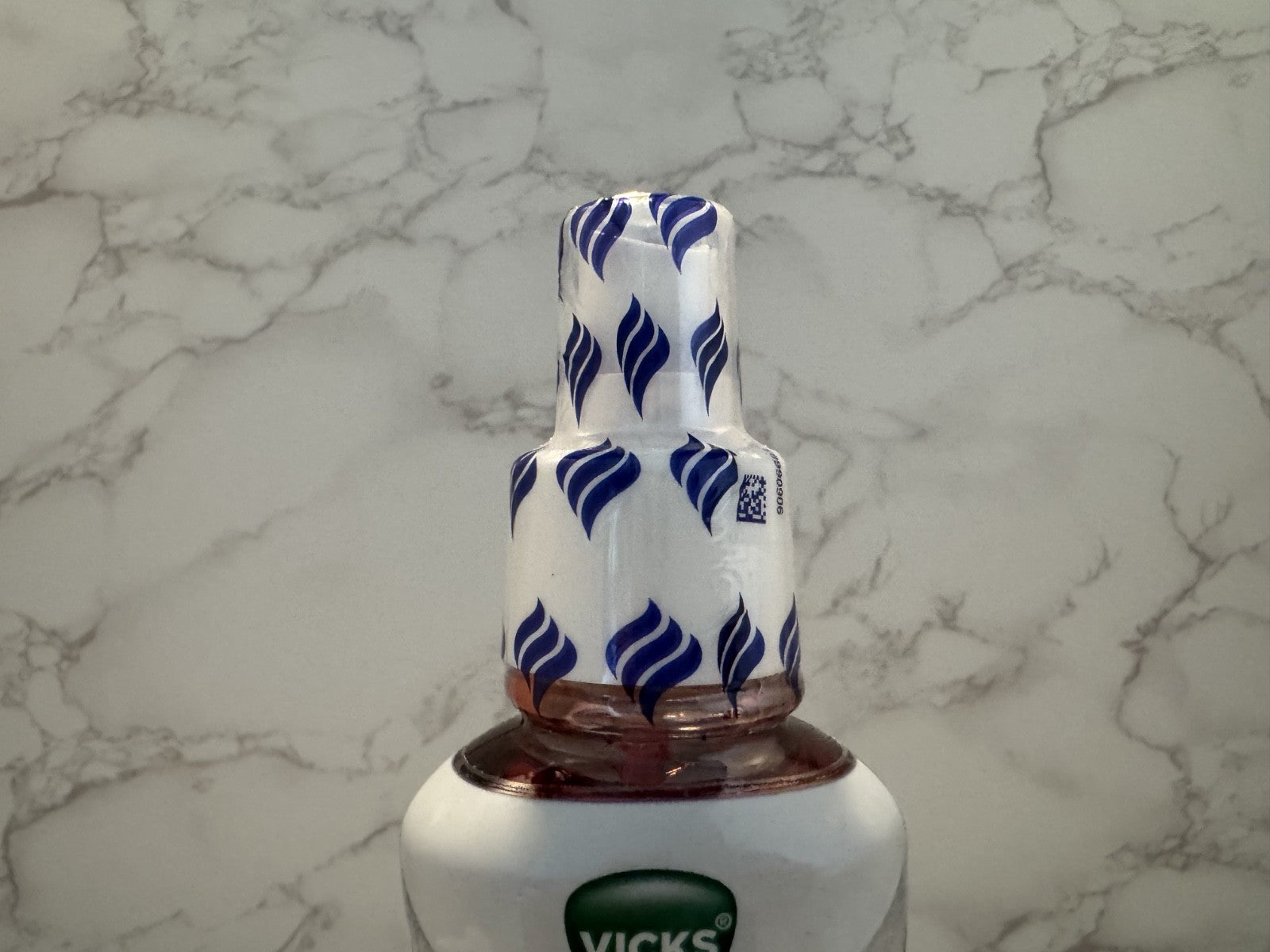 Vicks VapoCool Sore Throat Cooling + Numbing Spray Cherry Berry Freeze Exp 1/27