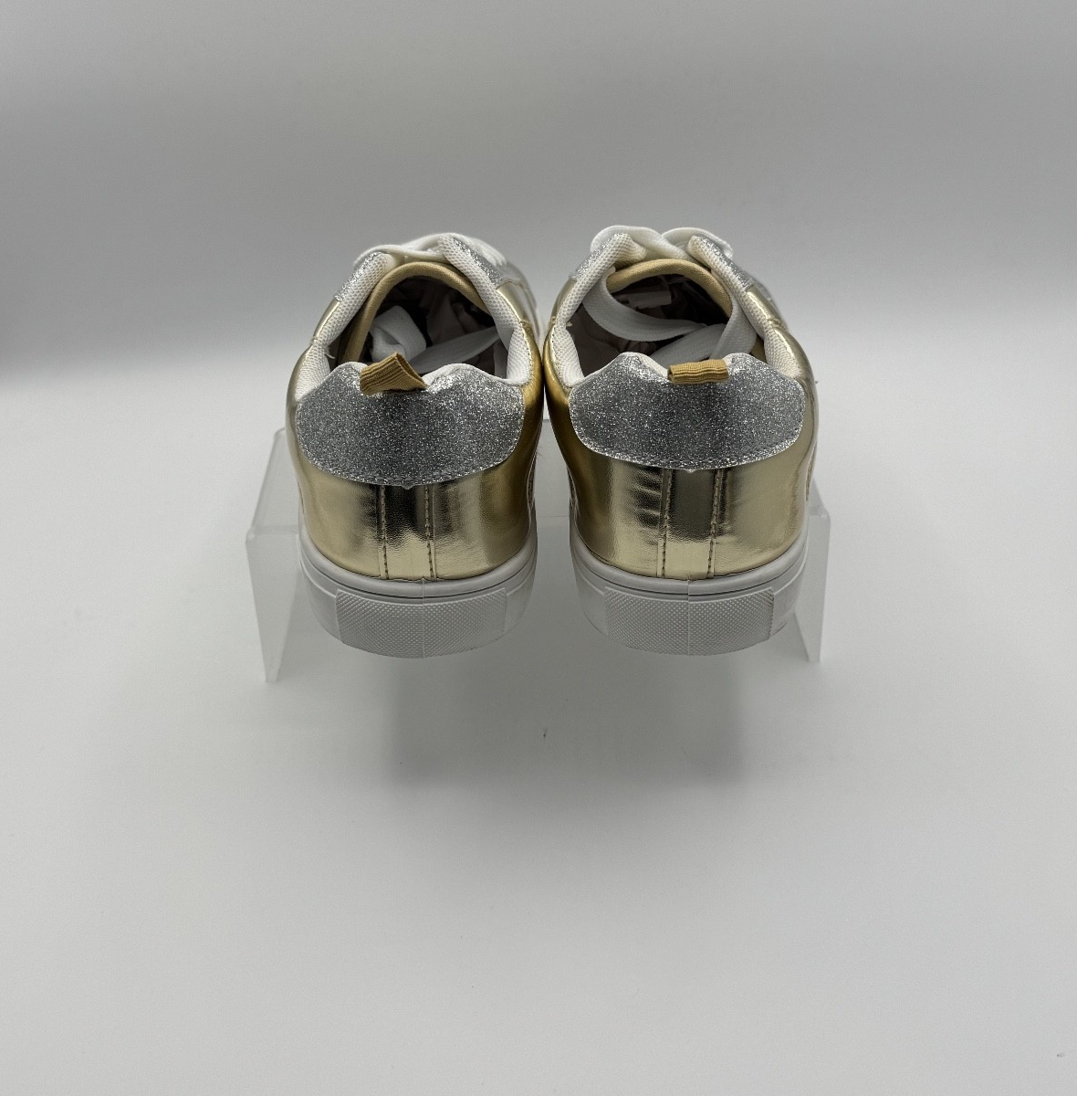 Rouge Helium Gold Silver Star Woman's Sneaker, Size 8 Style Sheen-01, NEW