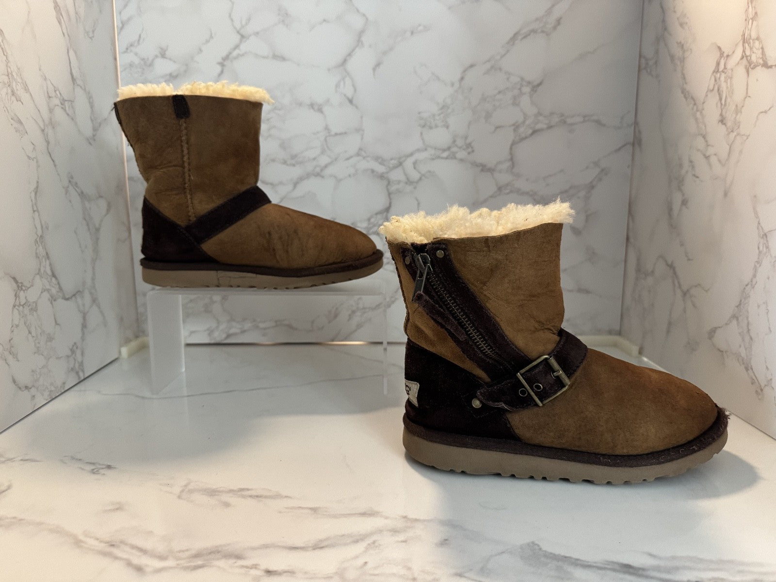 UGG Australia Youth BLAISE Sort Brown Suede ZIP BOOT, Used Size 1, Pre-owned