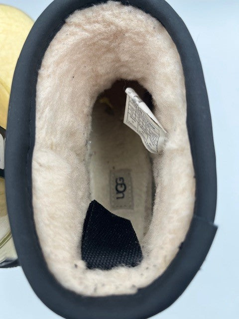 UGG Australia Classic Clear Kids Mini Ankle Boots, Size 13, Pre-owned, Excellent