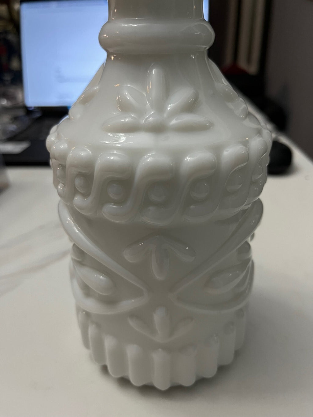 Vintage 1969 Jim Beam Kentucky Derby  Whisky Empty Milk Glass Decanter
