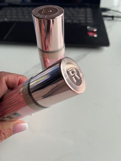 2x Revolution Conceal & Define Concealer F2 Light W/Neutral Undertones Sealed