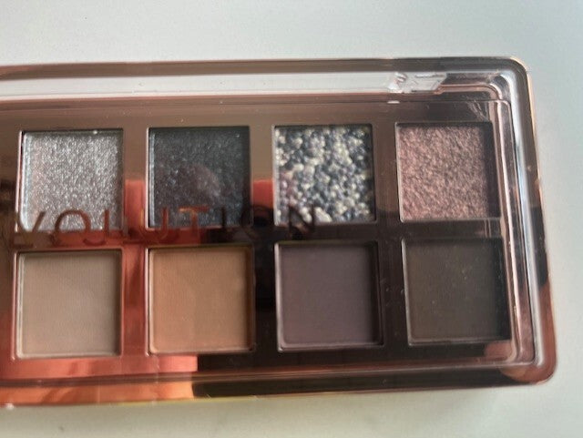 New BH Revolution London Makeup Smokey Icon 12 color Eye Shadow w/Brush Gift Set