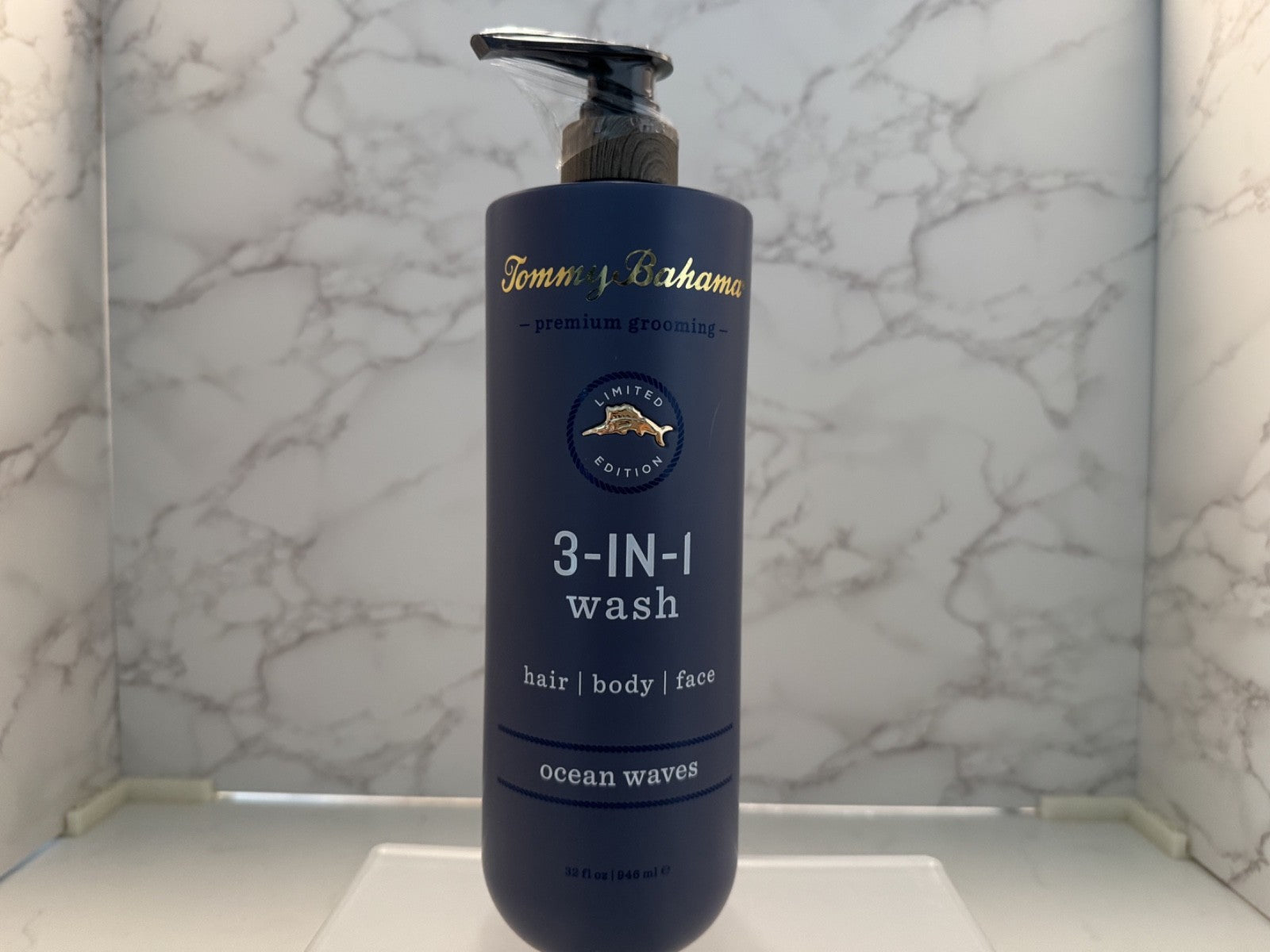 Tommy Bahama Limited Edition Grooming 3in 1 Wash Hair Body Face Ocean Waves 32oz