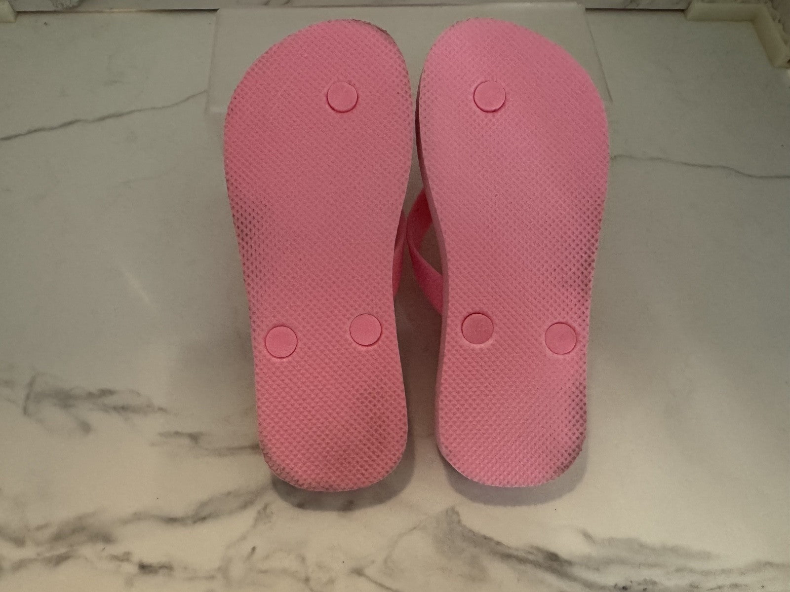 2 Pairs, Old Navy Flip flop Pink & White, Size 1-2 Pre-owned, Excellent Conditio