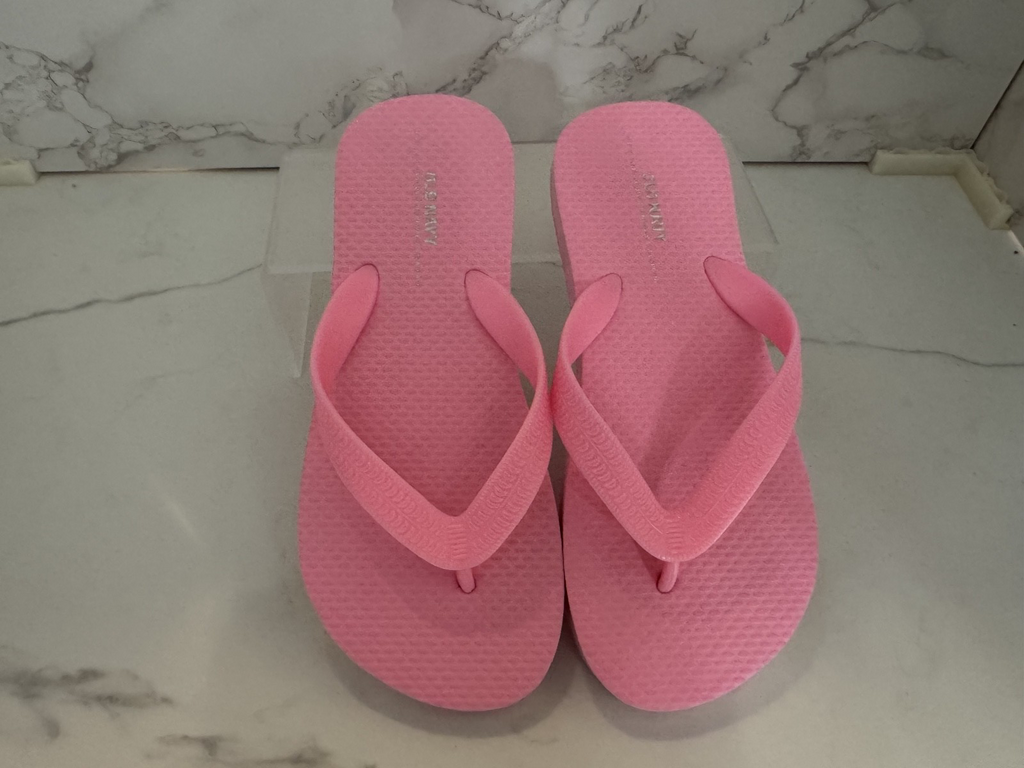 2 Pairs, Old Navy Flip flop Pink & White, Size 1-2 Pre-owned, Excellent Conditio
