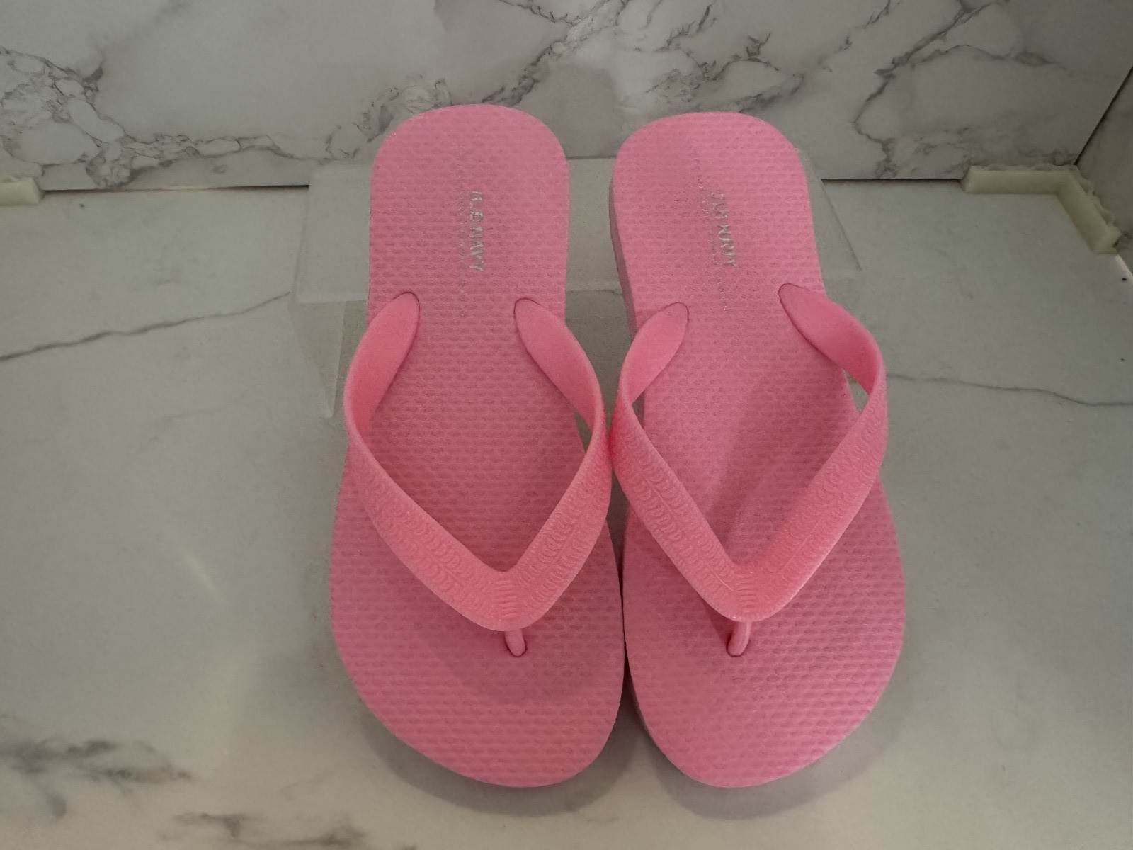 2 Pairs, Old Navy Flip flop Pink & White, Size 1-2 Pre-owned, Excellent Conditio