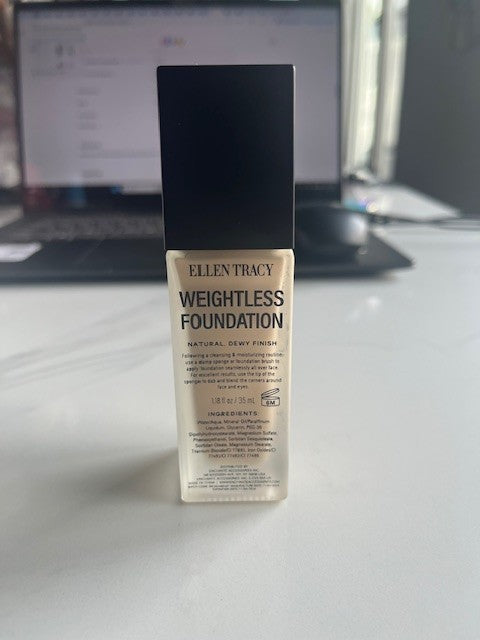 Ellen Tracy Radiant Weightless Foundation "Golden Beige" 1.8 oz Natural DEWY NIB