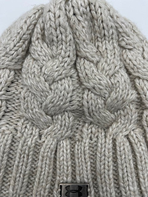 Under Armour Women's Knit Beanie Hat Cable Knit Gray OSFA Fleece Lined Pre-own