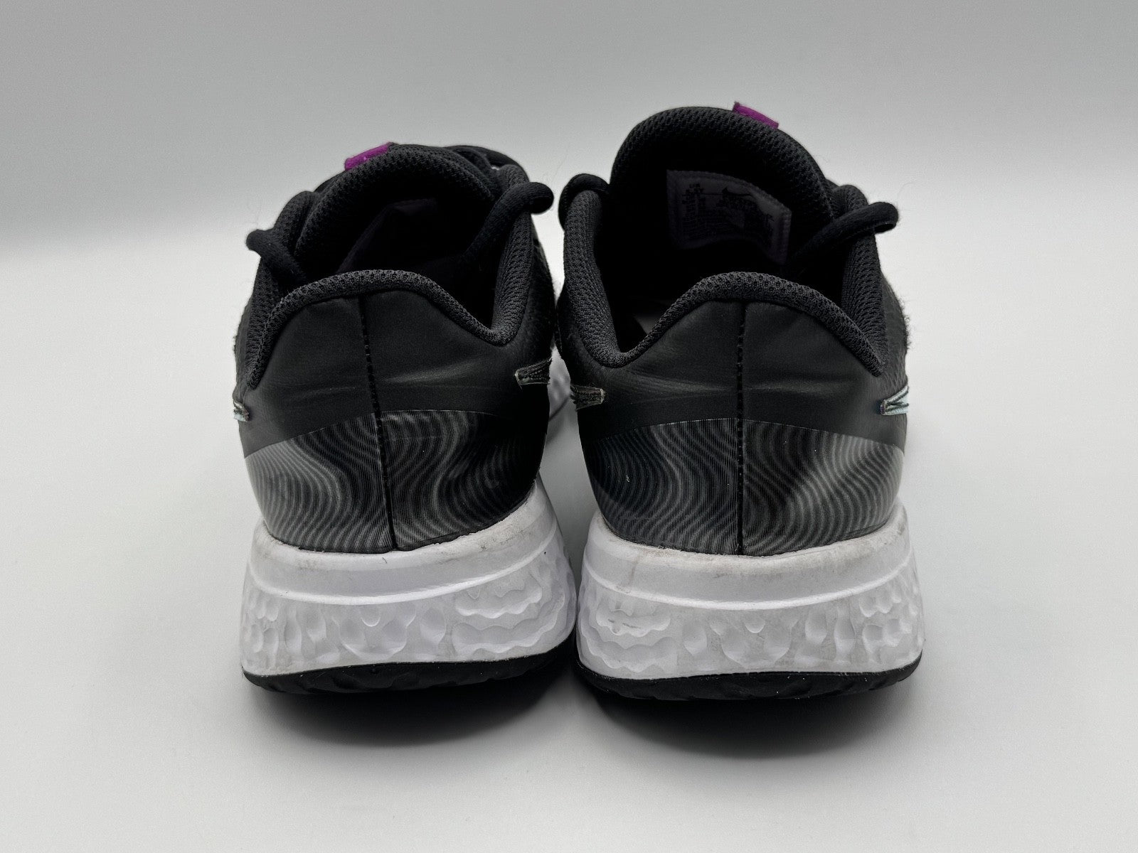 Nike Revolution, Black Iridescent Lightweight Running Sneakers Youth 5.5 Pre-own