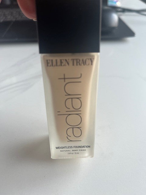 Ellen Tracy Radiant Weightless Foundation "Golden Beige" 1.8 oz Natural DEWY NIB