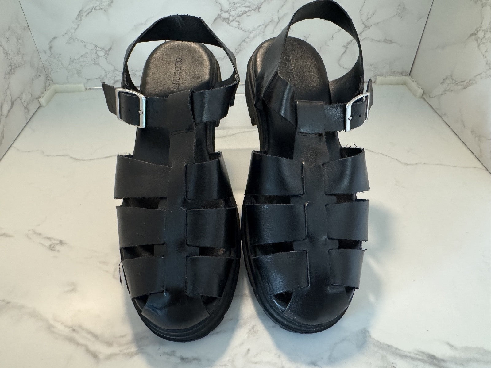 Old Navy Sandals Womens Size 10 Black Leather Chunky Fisherman Lug Strap Buckle