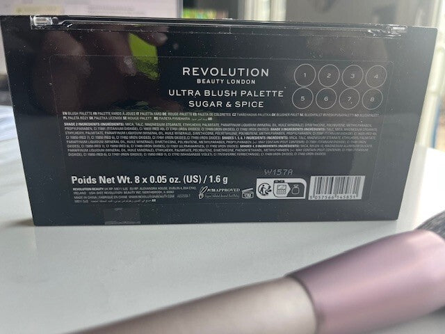 BH Revolution Ultra Blush Sugar & Spice 8 color Blush Highlighter Palette Brush