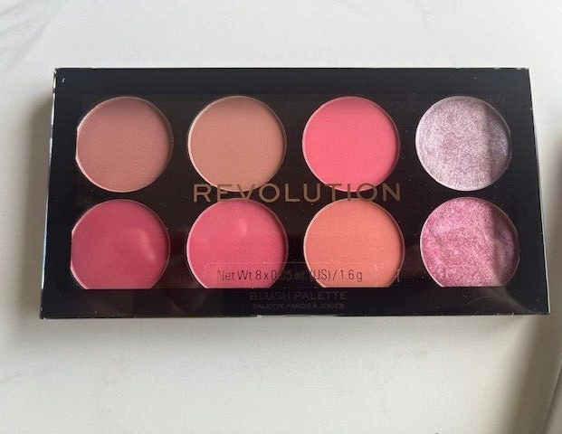 BH Revolution Ultra Blush Sugar & Spice 8 color Blush Highlighter Palette Brush