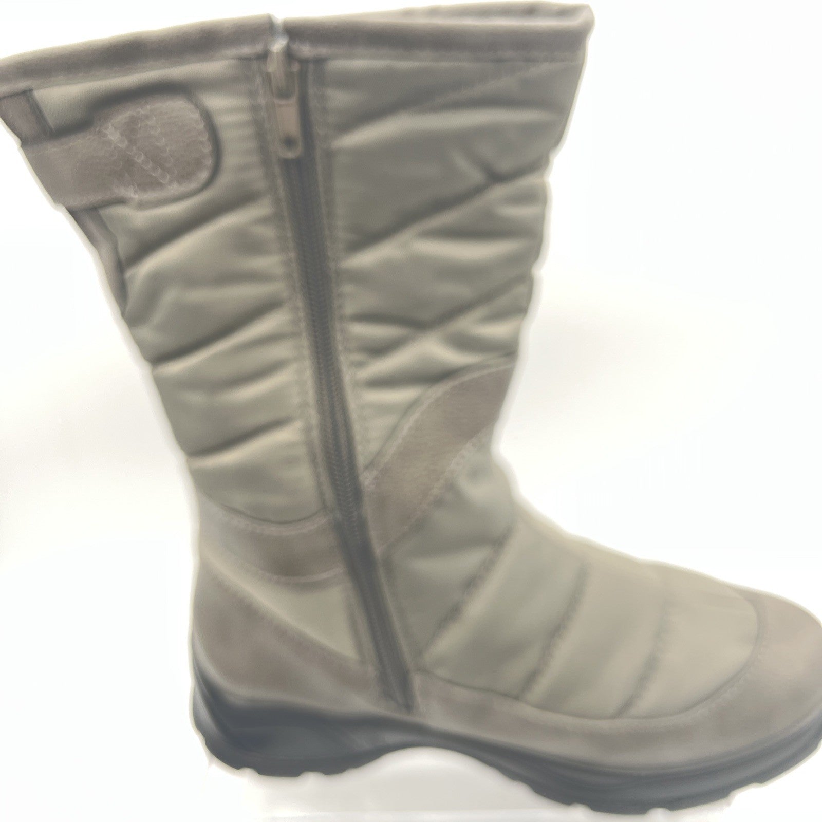 Bella Vita Women's Nylon Aspen Flat Winter Boot, Grey, Waterproof 11 Wide NIB