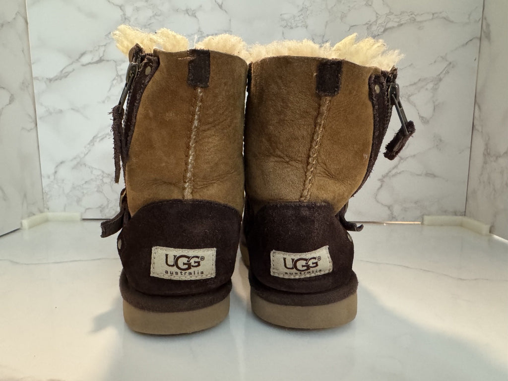 UGG Australia Youth BLAISE Sort Brown Suede ZIP BOOT, Used Size 1, Pre-owned