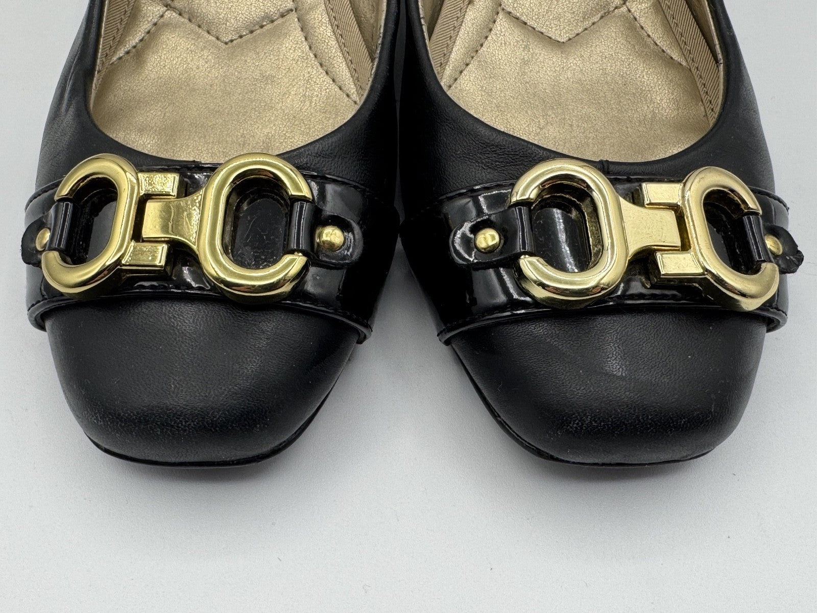 Bandolino Black Leather Heel Loafer, Gold Buckle, Size 8 1/2M, Slip-on,Pre-owned