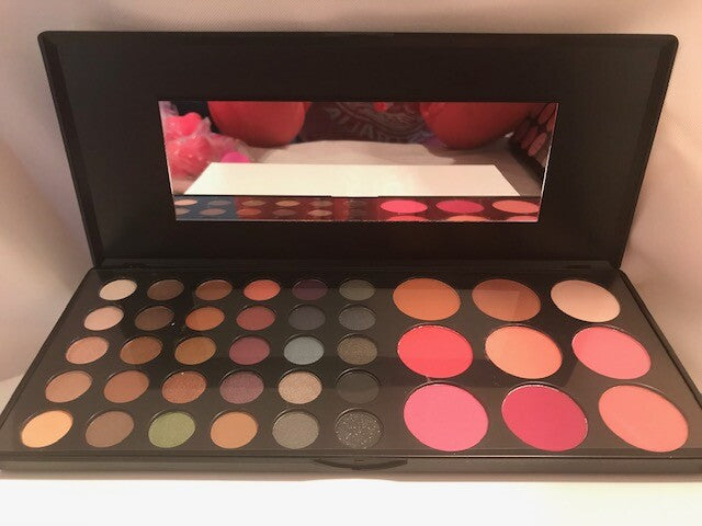 BH Cosmetics 39 Color SPECIAL OCCASION Blush & Eyeshadow+ 2 Brush+Beauty Sponge