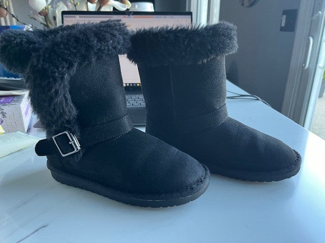 The Childrens Place Girls Buckle Faux Fur Chalet Boots Black Youth Girls Size 13
