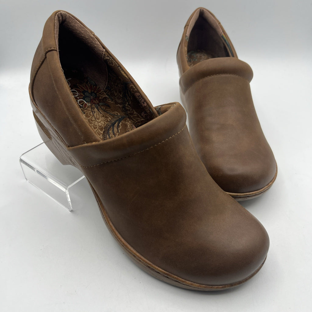 B.O.C Women's Peggy II Clogs, 10M, Slip-on Brown Leather, Pre-owned