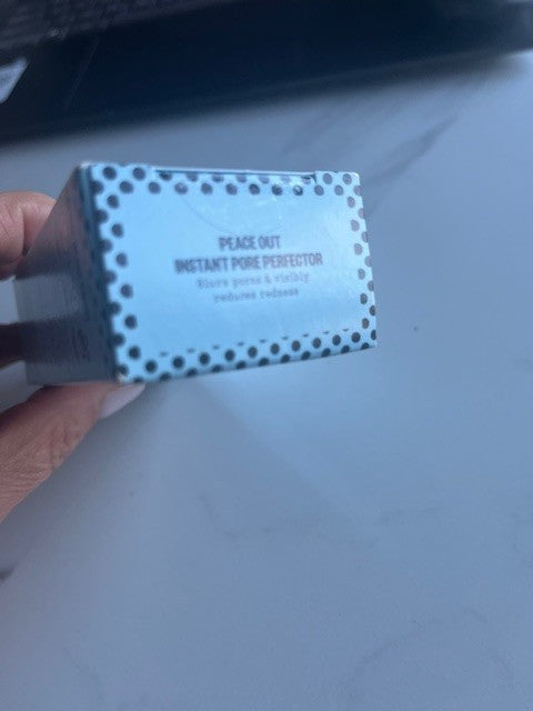 PEACE OUT Instant Pore Perfector .8 oz Soothing w/Hyaluronic Acid NIB Sealed